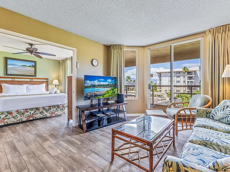 Maui Banyan Elegance