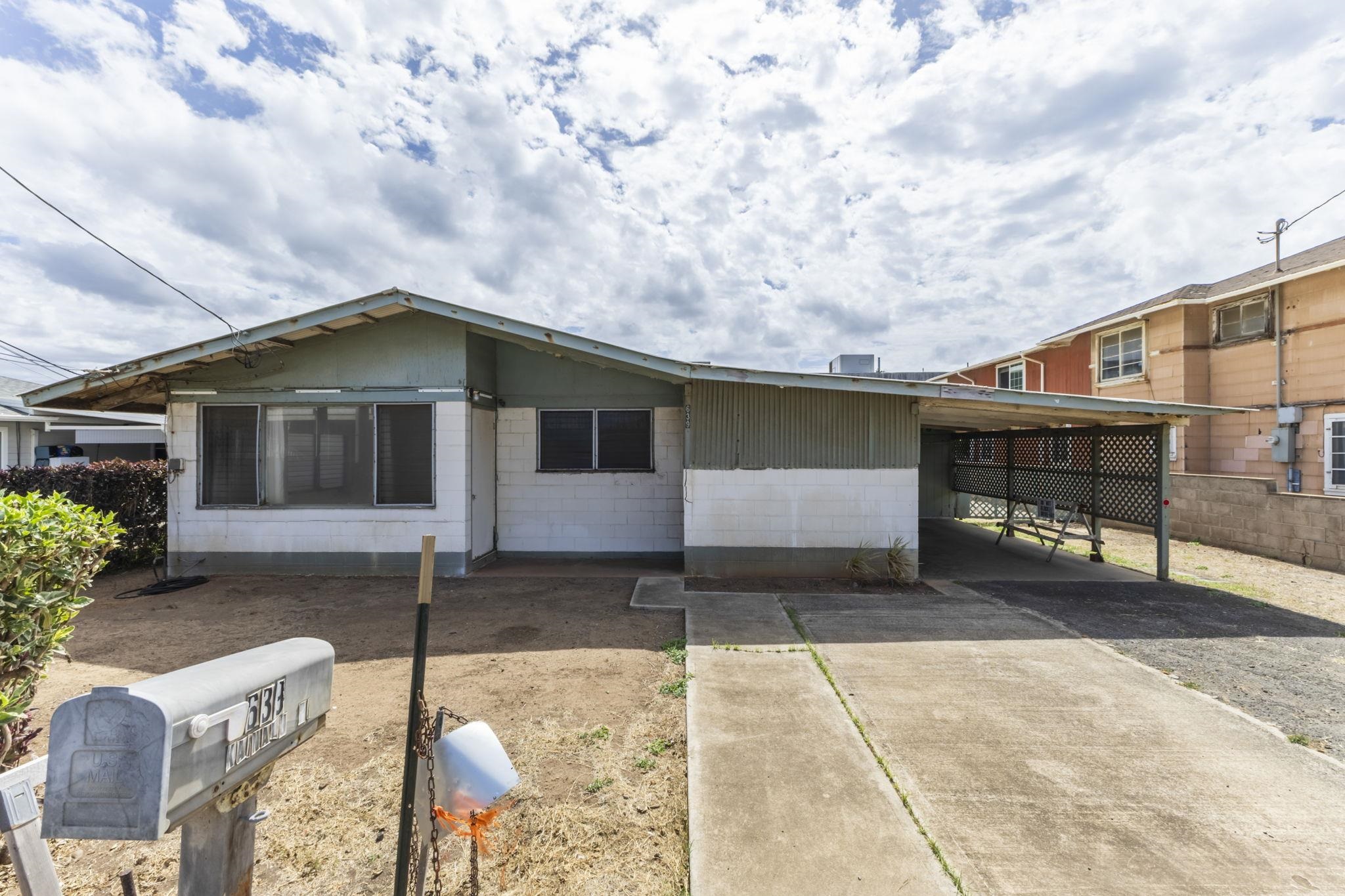 Opportunity Knocks in Central Maui